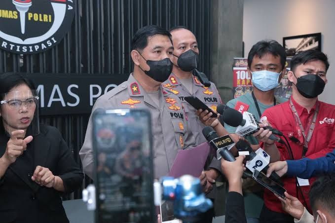 podiumnews.com-Polisi Periksa 50 Saksi dan 6 Barang Bukti, Kasus Bahar bin Smith